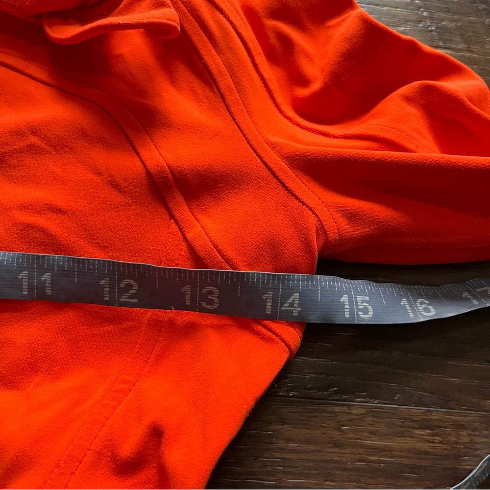 Lululemon Athletica W3FRU cropped define jacket in a bold orange color Sz 4 - Picture 9 of 10